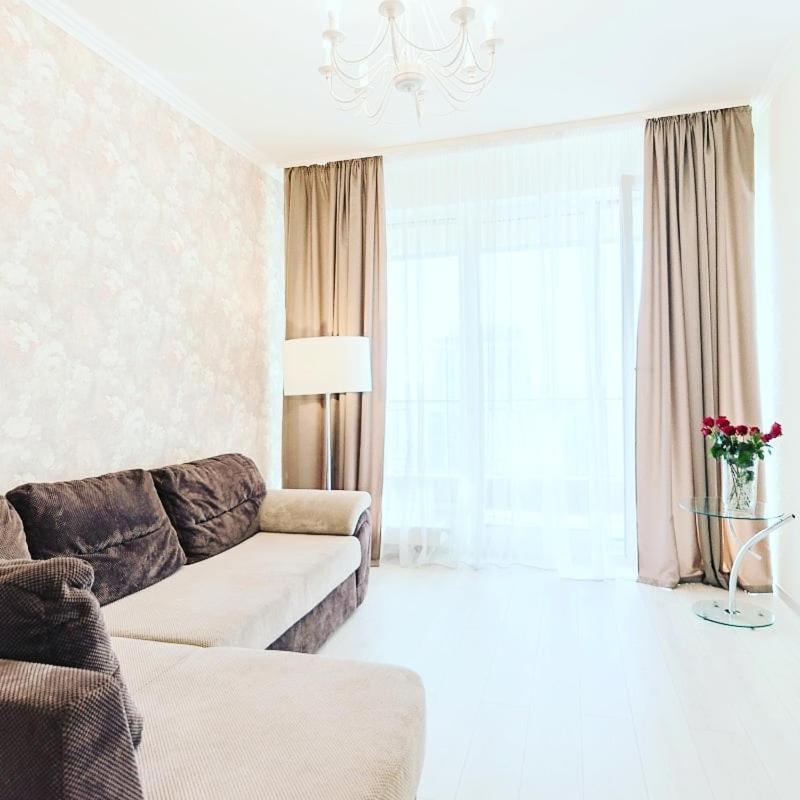 1 Room 60M2 Center Of Obolon Near River Side. With Terrace. 22 Floor Kiev Eksteriør bilde