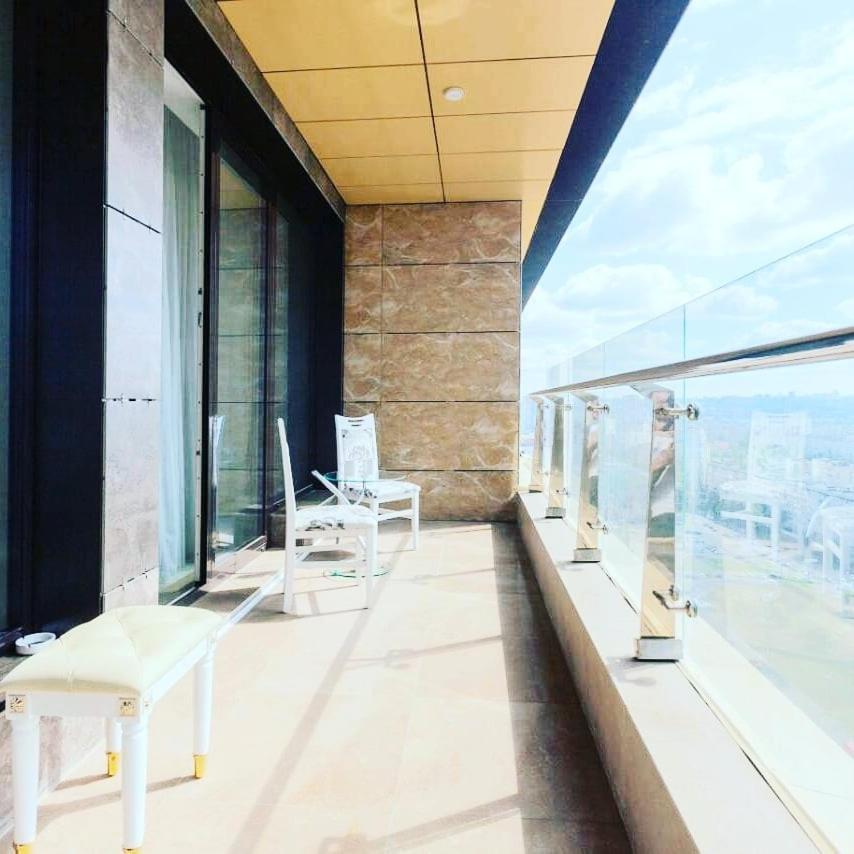 1 Room 60M2 Center Of Obolon Near River Side. With Terrace. 22 Floor Kiev Eksteriør bilde